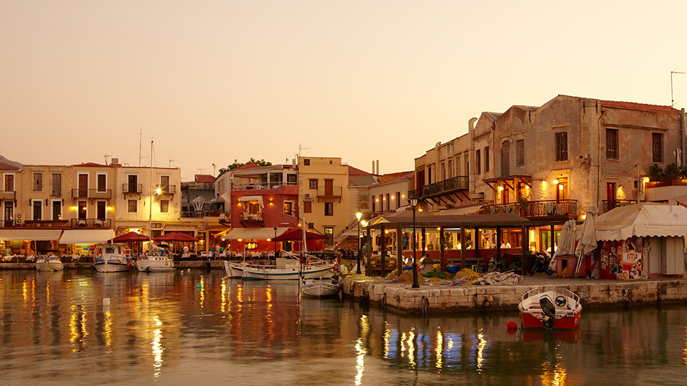 Rethymno | The picturesque harbour with the Venetian influence is idyllic for a romantic walk Rethymno | The picturesque harbour with the Venetian influence is idyllic for a romantic walk